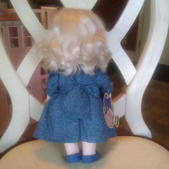 Precious Moments doll for June named Rose - 11 inches tall - Picture 5 of 6
